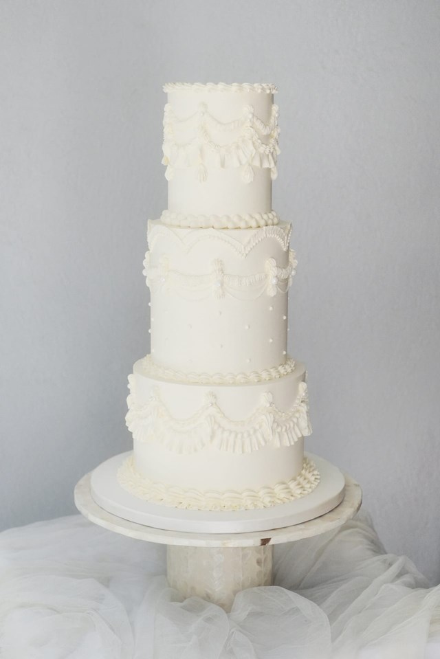 Wedding Cakes: Olivia Yang Cake Studio 15