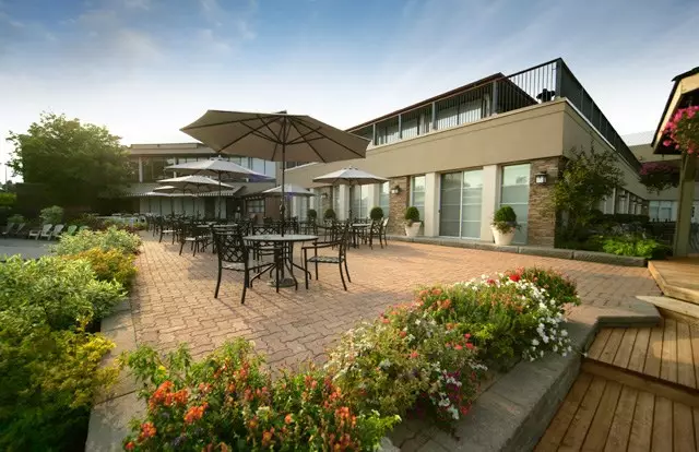 Golf & Country Clubs: Richmond Hill Country Club 2