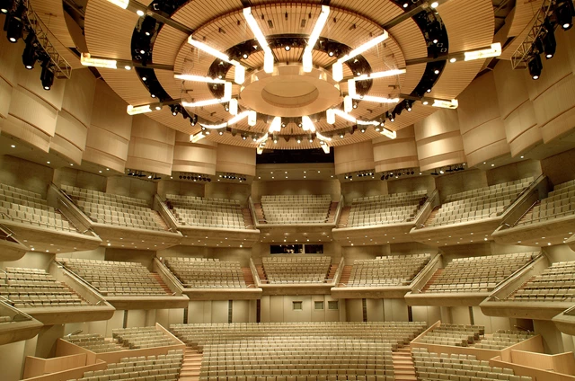 Concert Spaces: Roy Thomson Hall 3