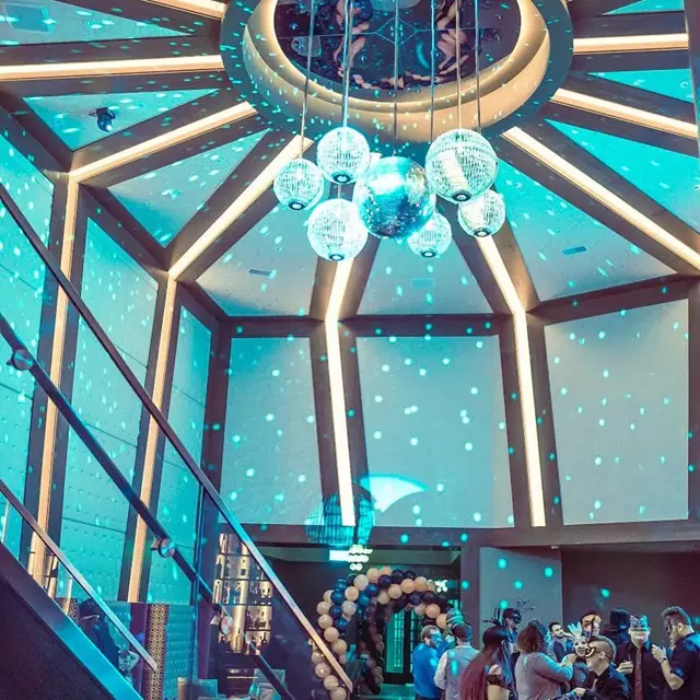 Restaurants: Ruth's Chris Steakhouse Niagara Falls 5