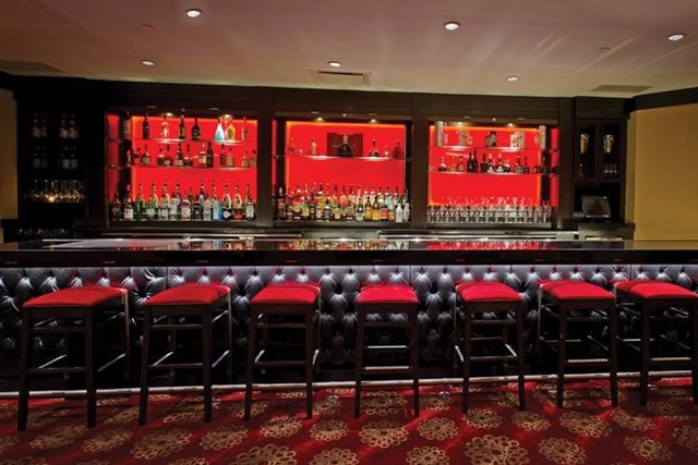 Restaurants: Ruth's Chris Steakhouse Niagara Falls 7