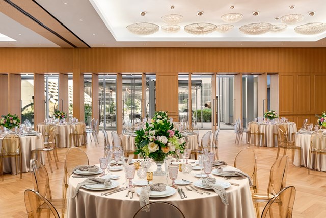 Hotels: Shangri-La Hotel, Toronto 1