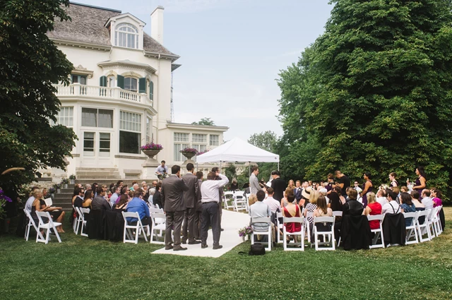 Photo by Mango Studios http://www.mangostudios.com/