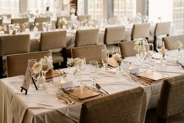 Restaurants: Stratus Restaurant 5