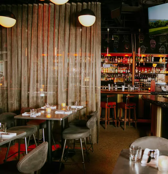 Hotels: The Drake Hotel 3