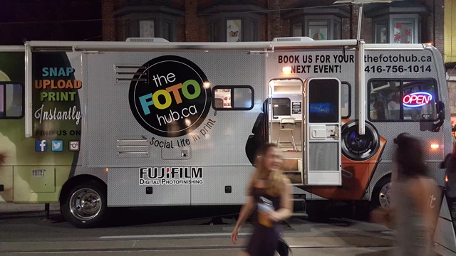 Photo Booths: The Foto Hub 11