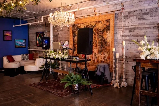 Special Event Venues: The Lodge On Queen 7