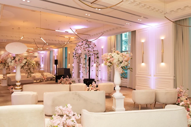 Hotels: The St. Regis Toronto 4