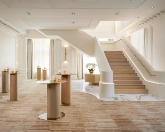 Hotels: The St. Regis Toronto 1