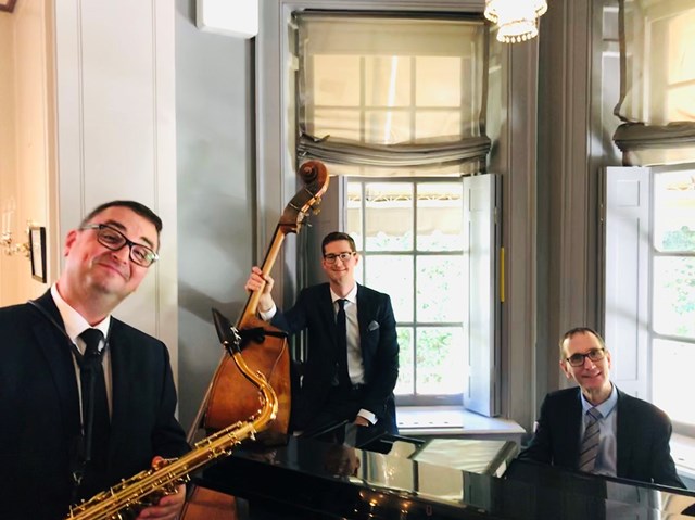 Live Music & Bands: Tiffany Jazz Trio 21