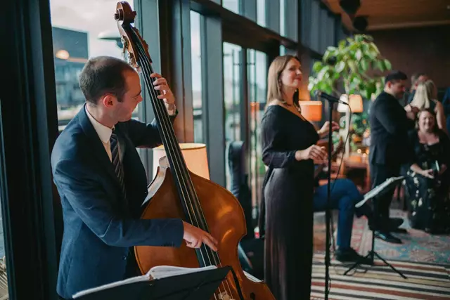 Live Music & Bands: Tiffany Jazz Trio 3