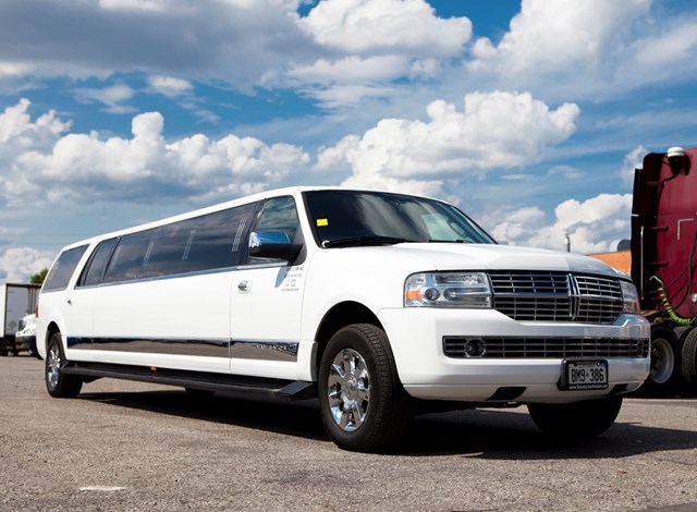 Limousines: Toronto Limo Rentals 14