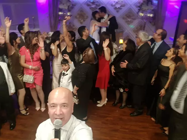 Disc Jockey's / DJs: Unique Sounds 2