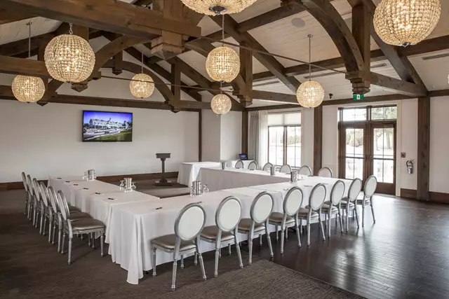 Golf & Country Clubs: Whistle Bear Golf Club 3