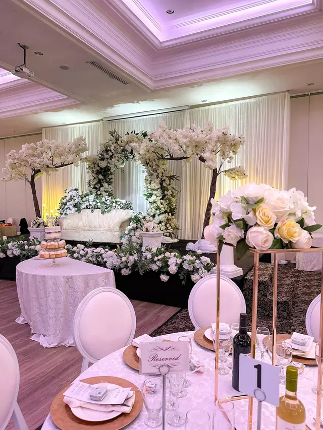 Banquet Halls: Woodbine Banquet and Hotel 3