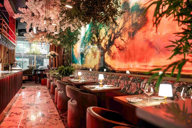 Canadian Whiskey & Champagne Lounge