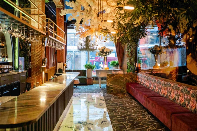 Bar & Cocktail Reception Area