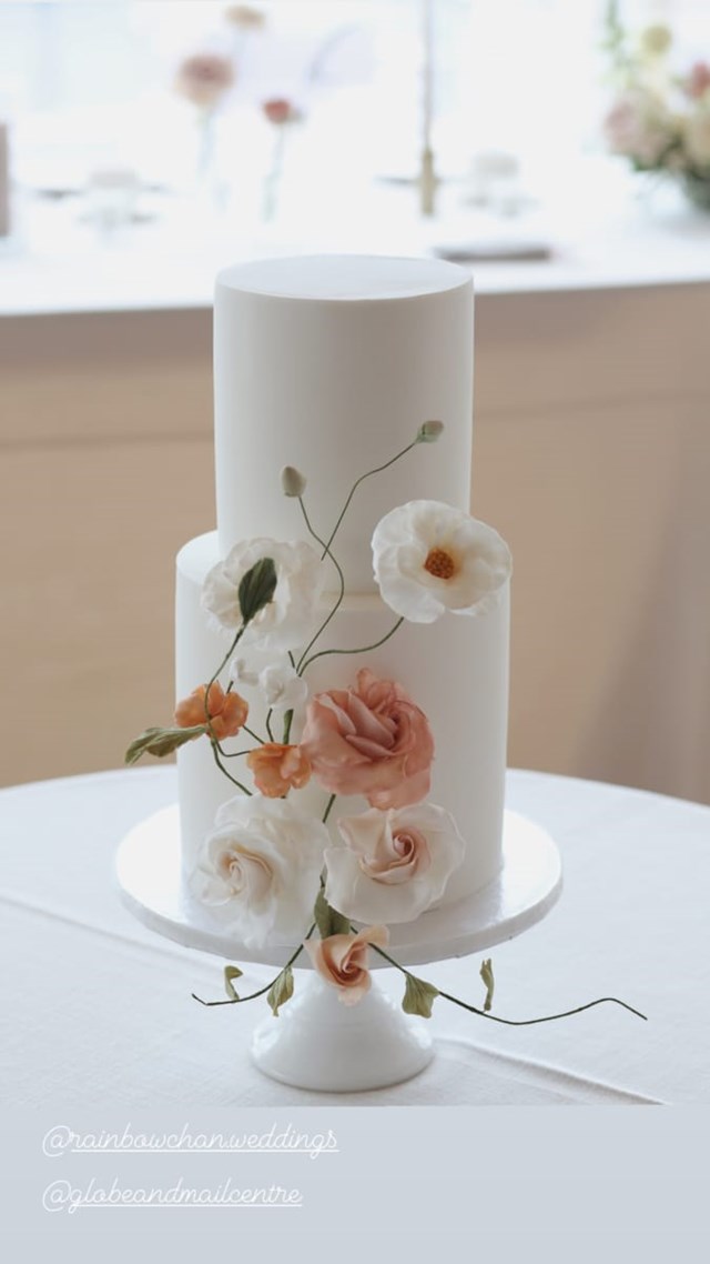 Wedding Cakes: Yue's Cake Boutique 4