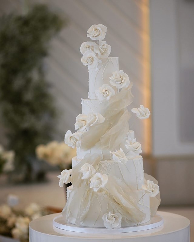 Wedding Cakes: Yue's Cake Boutique 2