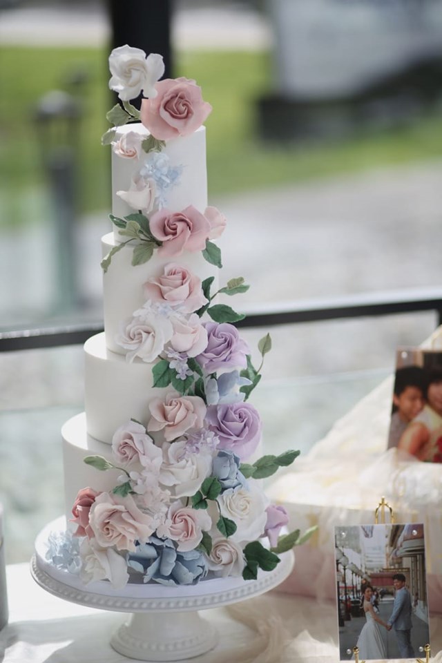 Wedding Cakes: Yue's Cake Boutique 1