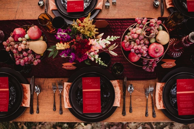 Mixing florals with anything, make for a very fabu tablescape!